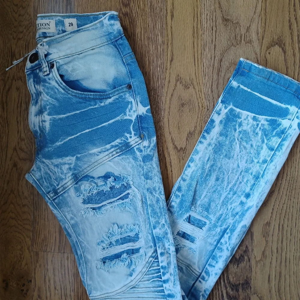 Evolution Distressed Jeans, NWOT